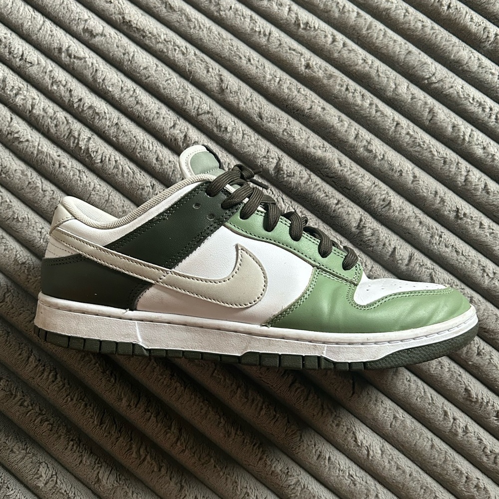Nike Men's Green and White Sneakers